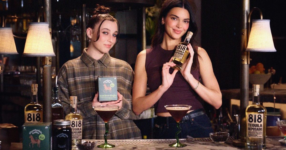 Kendall Jenner I Emma Chamberlain Espresso Martini Super Hr