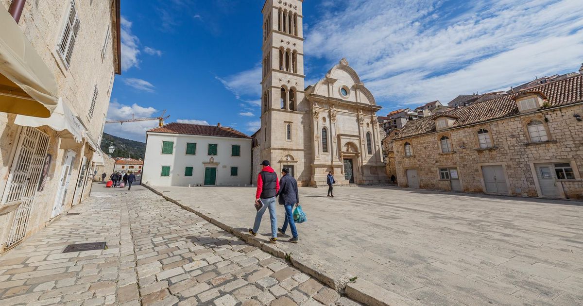 Pijani Britanac Penjao Se Na Terasu Apartmana Na Hvaru I Pao