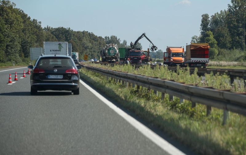 Prometna Nesre A Na Autocesti A Kod Vora Kri Vozi Se Uz Ograni Enje