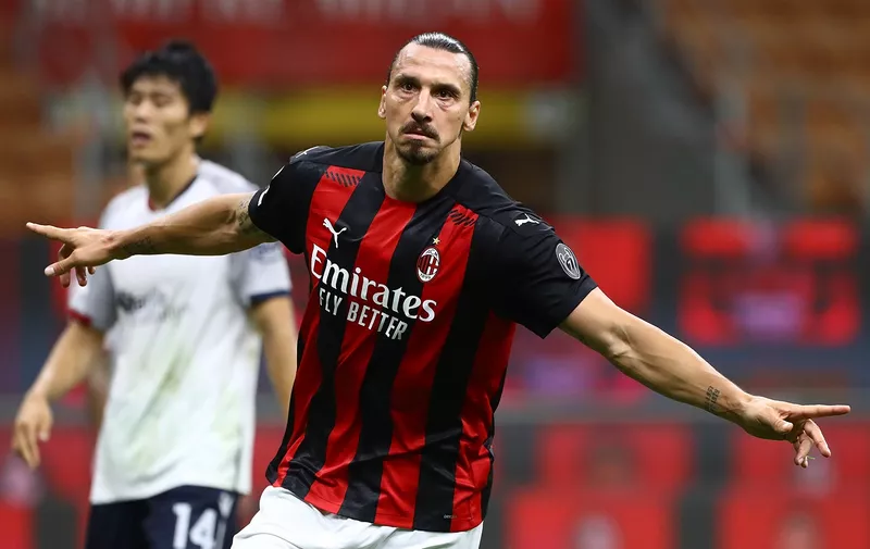 MILAN, ITALY - SEPTEMBER 21:  Zlatan Ibrahimovic of AC Milan celebrates after scoring the opening goal during the Serie A match between AC Milan and Bologna FC at Stadio Giuseppe Meazza on September 21, 2020 in Milan, Italy.  (Photo by Marco Luzzani/Getty Images)