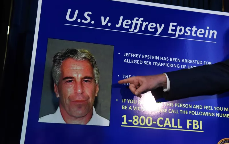 (FILES) In this file photo taken on July 8, 2019, US Attorney for the Southern District of New York Geoffrey Berman announces charges against Jeffrey Epstein in New York City. - The wealthy US financier Jeffrey Epstein, indicted on charges he trafficked underage girls for sex, committed suicide in prison, US news media reported on August 10, 2019. Epstein, who had hobnobbed with politicians and celebrities over the years and was already a convicted sex offender, hanged himself in his cell at the Metropolitan Correctional Center and his body was found around 7:30 Saturday morning, The New York Times and other media said, quoting officials. (Photo by STEPHANIE KEITH / GETTY IMAGES NORTH AMERICA / AFP)