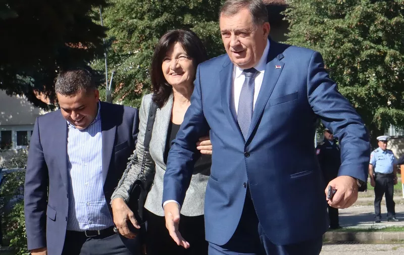 02, October, 2022, Banja Luka - Milorad Dodik, the president of SNSD and the candidate of this political party for the president of Republika Srpska, voted at the polling station in the House of Culture in Laktasi.  Snjezana Dodik, Milorad Dodik. Photo: Borislav Zdrinja/ZIPAPHOTO/ATAImages

02, oktobar, 2022, Banja Luka - Milorad Dodik, predsednik SNSD-a i kandidat ove politicke partije za predsednika Republike Srpske glasao je na birackom mestu u Domu kulture u Laktasima. Photo: Borislav Zdrinja/ZIPAPHOTO/ATAImages,Image: 727619539, License: Rights-managed, Restrictions: , Model Release: no
