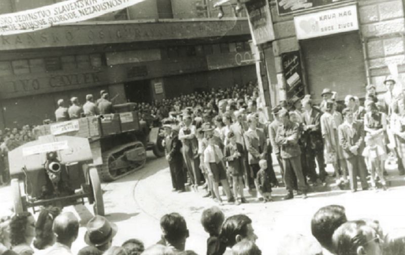 Vojna parada partizanskih jedinica u oslobođenom Zagrebu, svibanj 1945. godine na uglu Draškovićeve i Jurišićeve ulice
