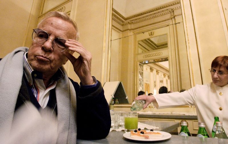 Italian director Franco Zeffirelli gives a press conference at the Scala theater in Milan, 02 December 2006. The opera "Aida" opens the 2006-07 season is gradually taking shape in the huge Scala workshops on the Ansaldo site. The staging has been entrusted to Franco Zeffirelli, who also signs the sets.  AFP PHOTO / PACO SERINELLI / AFP PHOTO / PACO SERINELLI