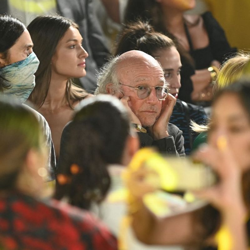 NEW YORK, NEW YORK - SEPTEMBER 12: Larry David attends Staud - Front Row &amp; Backstage - September 2021 - New York Fashion Week: The Shows at Terrace at Spring Studios on September 12, 2021 in New York City.   Jenny Anderson/Getty Images/AFP (Photo by Jenny Anderson / GETTY IMAGES NORTH AMERICA / Getty Images via AFP)