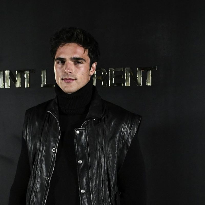 Australian actor Jacob Elordi poses for a photocall prior the Saint-Laurent Fall-Winter 2022-2023 collection fashion show during the Paris Womenswear Fashion Week, in Paris, on March 1, 2022. (Photo by STEPHANE DE SAKUTIN / AFP)