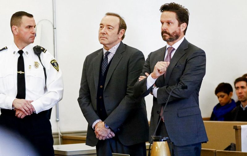 NANTUCKET, MA - JANUARY 07: Actor Kevin Spacey (L) attends his arraignment on sexual assault charges with his lawyer Alan Jackson at Nantucket District Court on January 7, 2019 in Nantucket, Massachusetts.   Nicole Harnishfeger-Pool/Getty Images/AFP (Photo by POOL / GETTY IMAGES NORTH AMERICA / Getty Images via AFP)
