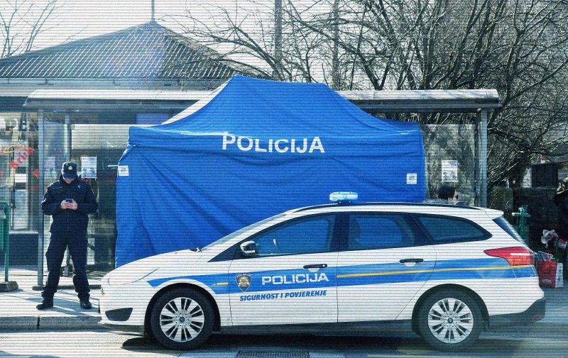 13.02.2020., Zagreb - Policijski ocevid na autobusnoj stanici u Sesvetama gdje je pronadjeno tijelo muskarca. Photo: Josip Regovic/PIXSELL