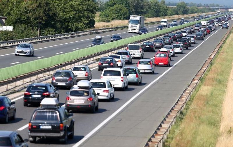 01.08.2015., Zagreb - Guzva na autocesti A3 prema naplatnoj postaji Lucko.
Photo: Slavko Midzor/PIXSELL