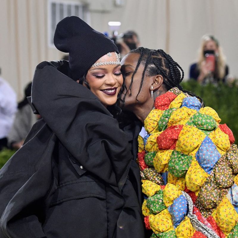 Barbadian singer Rihanna and US rapper A$AP Rocky arrive for the 2021 Met Gala at the Metropolitan Museum of Art on September 13, 2021 in New York. - This year's Met Gala has a distinctively youthful imprint, hosted by singer Billie Eilish, actor Timothee Chalamet, poet Amanda Gorman and tennis star Naomi Osaka, none of them older than 25. The 2021 theme is "In America: A Lexicon of Fashion." (Photo by ANGELA WEISS / AFP)