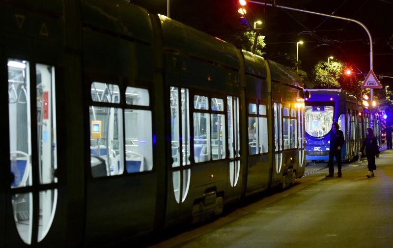 03.06.2023., Zagreb - Na Maksimirskoj je obustavljen tramvajski promet zbog prometne nesrece izmedju tramvaja i osobnog automobila. Policijski ocevid je u tijeku. Photo: Neva Zganec/PIXSELL