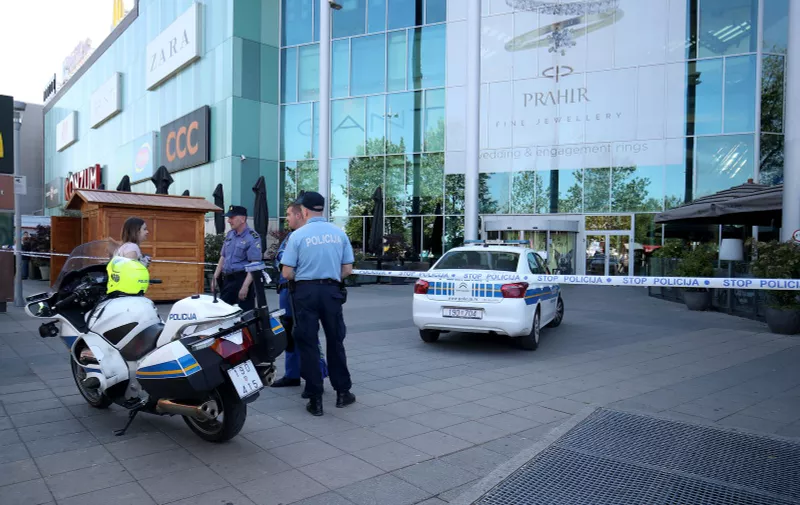 18.05.2022., Zagreb - Oko 13.45 sati policija je dobila dojavu o mogucoj eksplozivnoj napravi u Avenue Mallu.
 Photo: Igor Kralj/PIXSELL