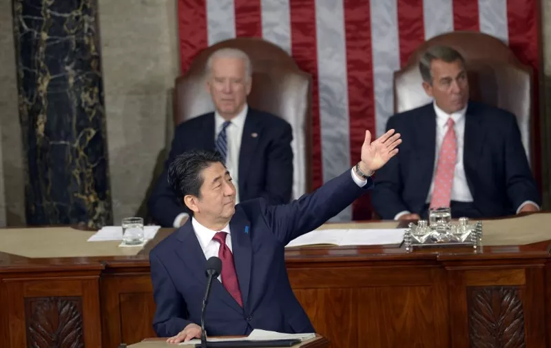 Shinzo Abe drži govor