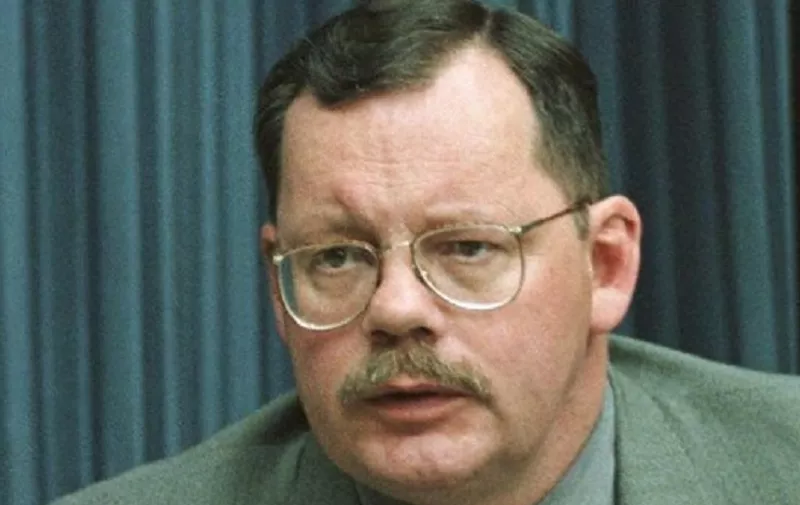 A photo taken 16 April 1998 shows former American hostage Terry Anderson responding to questions during a press conference in Bogota. Anderson, who was held captive in Lebanon for seven years, began two days of testimony in federal court in Washington, DC 16 February 2000 where he filed a suit against Iran. Anderson is seeking 100 million dollars in damages, with interest, from the government of Iran, which he holds responsible for his kidnapping in March 1985. / AFP PHOTO / MARCELO SALINAS