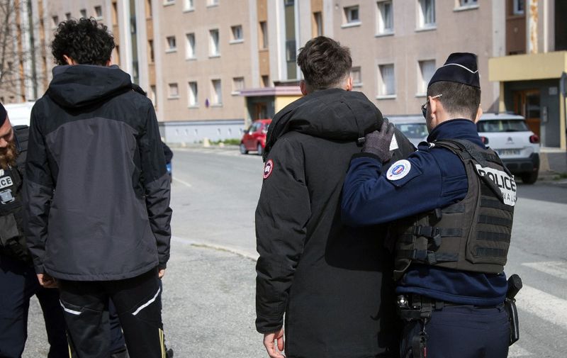 Dvojica dječaka u Francuskoj silovala 12-godišnju djevojčicu | Telegram.hr