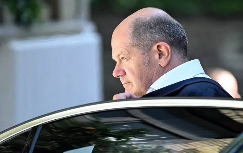 German Chancellor Olaf Scholz arrives for a meeting with representatives of the Dehoga gastronomy association and the Hesse trade association in Wiesbaden, on August 11, 2023. (Photo by Kirill KUDRYAVTSEV / AFP)