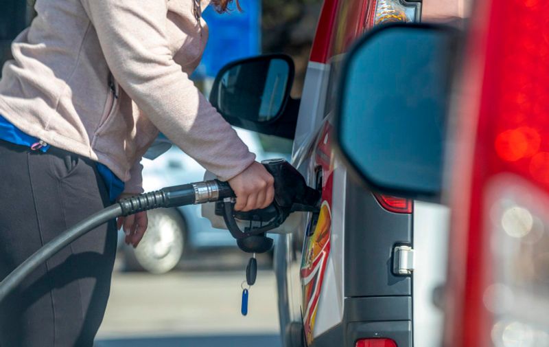 07.03.2022., Pula - Pojacan promet na svim benzinskim postajama u Puli nakon najave o mogucem povecanju cijena goriva.  Photo: Srecko Niketic/PIXSELL