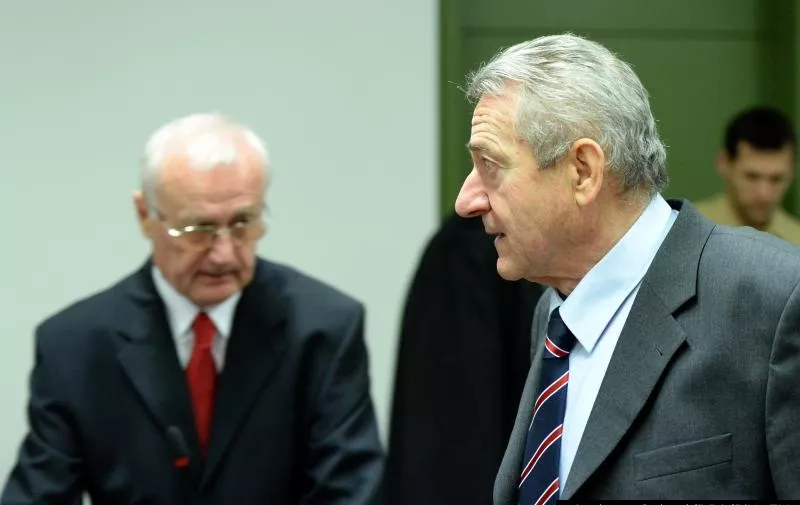 Former General of the Yugoslav secret police, Josip Perkovic (L) and former head of the Yugoslav secret police Zdravko Mustac in the courtroom of the higher regional court in Munich, Germany, 19 November 2014. Perkovic is accused of ordering the assassination of Croatian dissident Durekovic in the German town of Wolfrathausen. Photo: ANDREAS GEBERT/dpa/DPA/PIXSELL