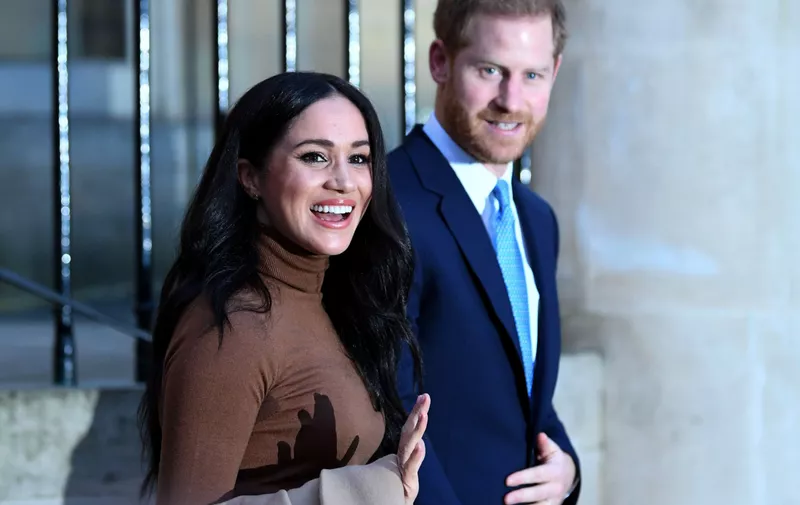 LONDON, UNITED KINGDOM - JANUARY 07: Prince Harry, Duke of Sussex and Meghan, Duchess of Sussex react after their visit to Canada House in thanks for the warm Canadian hospitality and support they received during their recent stay in Canada, on January 7, 2020 in London, England. (Photo by DANIEL LEAL-OLIVAS  - WPA Pool/Getty Images)