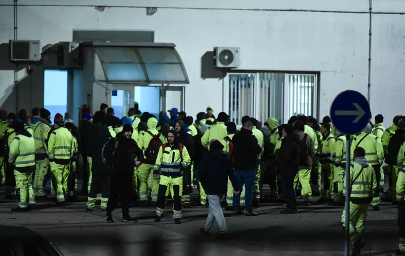 25.1.2023., Zagreb - Radnici su se okupili ispred Cistoce uoci pocetka trece smjene i zavrsetka strajka. Photo: Neva Zganec/PIXSELL
