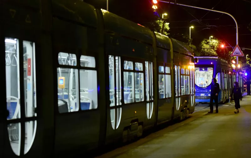 03.06.2023., Zagreb - Na Maksimirskoj je obustavljen tramvajski promet zbog prometne nesrece izmedju tramvaja i osobnog automobila. Policijski ocevid je u tijeku. Photo: Neva Zganec/PIXSELL