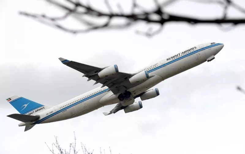 A Kuwait Airlines jet takes off from London Heathrow Airport, on March 25, 2010. AFP PHOTO / Adrian Dennis