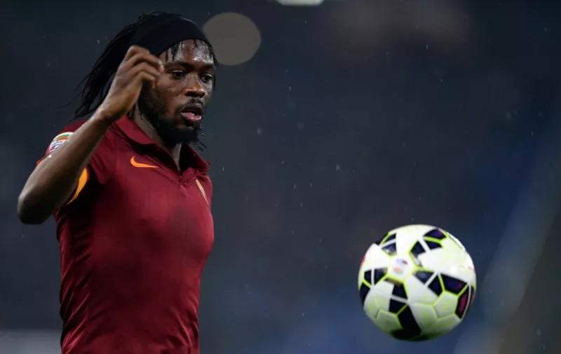 Roma's forward from Ivory Coast Gervinho controls the ball during the Italian Serie A football match Roma vs Sampdoria at the Olympic Stadium in Rome on March 16, 2015. AFP PHOTO / FILIPPO MONTEFORTE