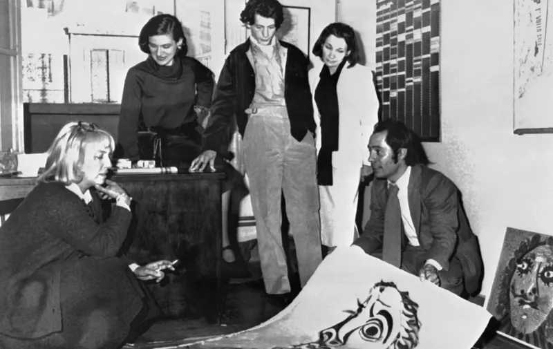 Picture released on September 10, 1976 of artist Pablo Picasso's children and heirs meeting at the Marseille court to identify the paintings stolen in Avignon. (From L to R): Maya Widmaier-Picasso, Paloma Picasso, Bernard Ruiz-Picasso (grandson), Christine Ruiz-Picasso (wife of Paulo Picasso) and Claude Picasso. (Photo by AFP)