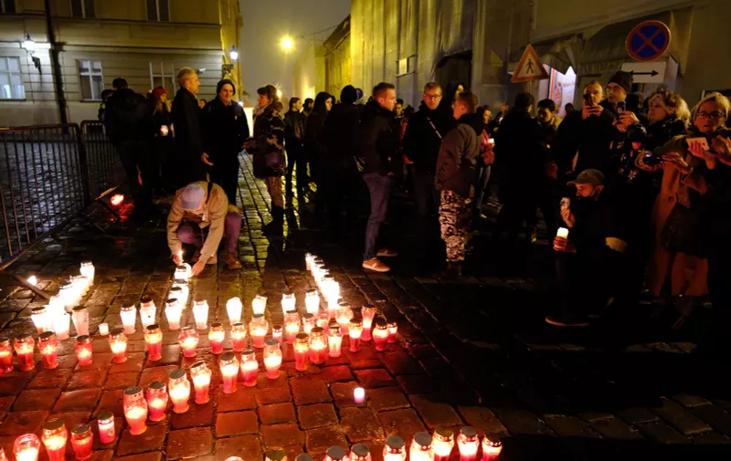 12.11.2021., Zagreb, Markov trg - Prosvjednicima koji vec nekoliko dana prosvjeduju protiv Covid potvrda prikljucili su se studenti. Neki od njih od utorka nece moci uci na fakultete.