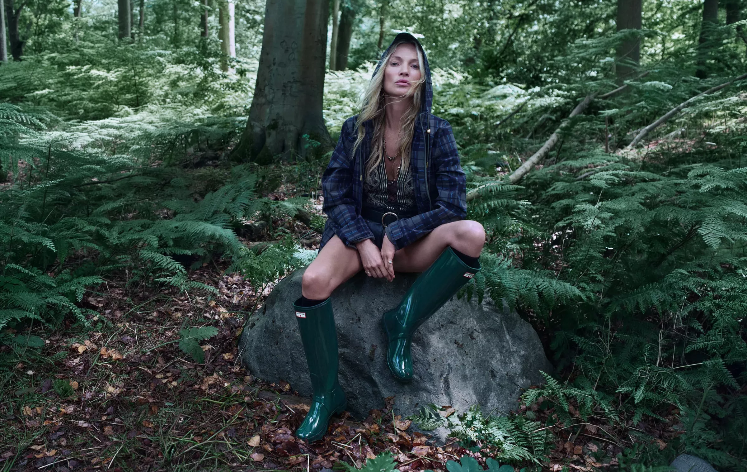 Kate Moss nosi čizme koje je prije 20 godina pretvorila u modni hit. I sada ih opet želimo u ormaru!