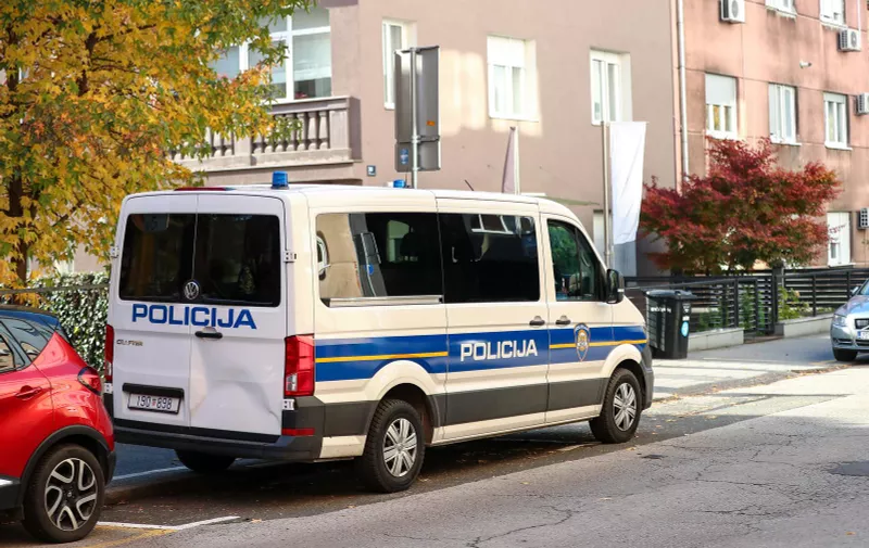 23.11.2023., Zagreb - Policija ispred zgrade Kvaternik Plaza gdje je u tijeku pretres. Photo: Matija Habljak/PIXSELL