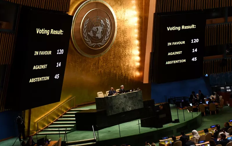 The UN General Assembly votes for an "immediate humanitarian truce" in Gaza, as the Israel-Hamas conflict raged for a 21st da at the UN in New Yorl on October 27, 2023. The nonbinding resolution, criticized by Israel and the United States for failing to mention Hamas, received 120 votes in favor, 14 against and 45 abstentions. Thousands of civilians, both Palestinians and Israelis, have died since October 7, 2023, after Palestinian Hamas militants based in the Gaza Strip entered southern Israel in an unprecedented attack triggering a war declared by Israel on Hamas with retaliatory bombings on Gaza. (Photo by Andrea RENAULT / AFP)
