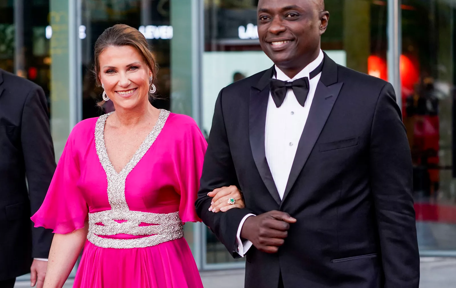 Norveška princeza i njezin suprug šaman tvrde da su ih izdali oni kojima su najviše vjerovali. Sada traže 80 milijuna dolara