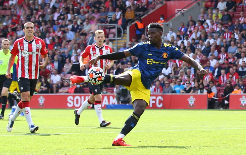 Southampton, England, 22nd August 2021. Paul Pogba of Manchester United, ManU shoot during the Premier League match at St Mary s Stadium, Southampton. Picture credit should read: Paul Terry / Sportimage PUBLICATIONxNOTxINxUK SPI-1141-0027