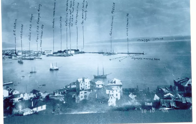 Obavjestajna fotografija američke flote u  splitskoj luci 