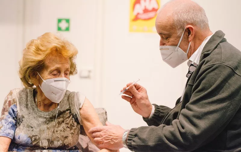 105 year old Elisabeth Steubesand  receive her coronavirus vaccination in Cologne messe, in Cologne, Germany, on February 8, 2021. (Photo by Ying Tang/NurPhoto)
Coronavirus Vaccination In Cologne, Germany - 08 Feb 2021,Image: 590001299, License: Rights-managed, Restrictions: , Model Release: no