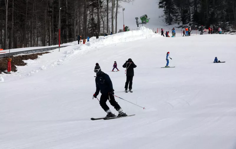30.01.2022., Platak - Mnogobrojni skijasi iz cijele Hrvatske posjecuju skijaliste na Platku. Photo: Goran Kovacic/PIXSELL