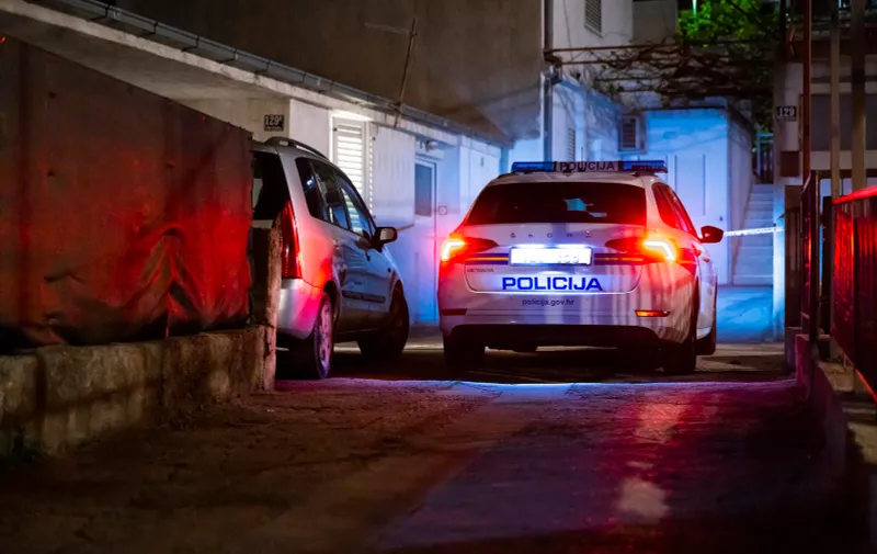 28.04.2023., Split - U Splitu je večeras u stanu pronađen mrtav muškarac na čijem su tijelu tragovi koji upućuju na kazneno djelo, doznaje se od policije koja je privela osobu koju dovodi u vezu s tim, a neslužbeno se doznaje da je riječ o ženi. Photo: Milan Sabic/PIXSELL