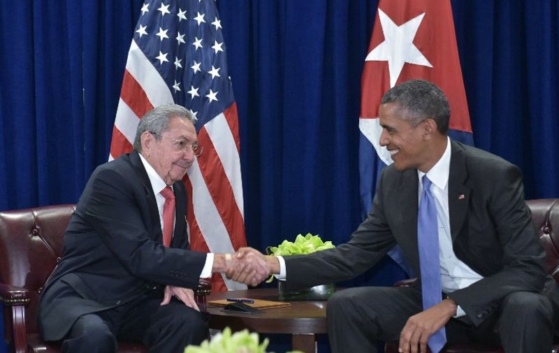 US President Barack Obama shakes hands with Cuba's President Raul Castro during a bilateral meeting on the sidelines of the United Nations General Assembly at UN headquarters in New York on September 29, 2015. AFP PHOTO/MANDEL NGAN / AFP / MANDEL NGAN