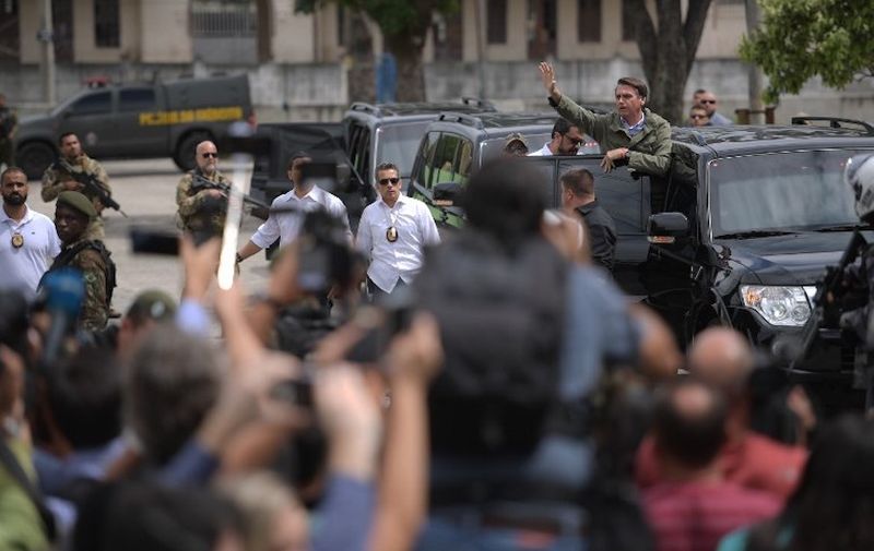 Bolsonaro (63), bivši zastupnik u kongresu, obećao je borbu protiv kriminala u brazilskim gradovima i ruralnim područjima, te jačanje autonomije policije u borbi s naoružanim kriminalcima. Najavio je i ublažavanje zakona o kontroli oružja kako bi se Brazilci lakše štitili.