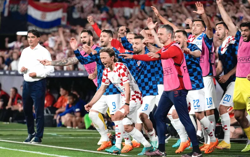 UEFA Nations League Semifinal: Netherlands vs. Croatia Luka Modric celebrates Bruno Petkovic s goal with the bench, but the goal is eventually disallowed by VAR for offside, during the UEFA Nations League Semifinal match between Netherlands and Croatia on June 14 2023, in Rotterdam, the Netherlands Rotterdam Feyenoord Stadium De Kuip Feijenoord Netherlands Copyright: xAlexandraxFechetex _ADR8386