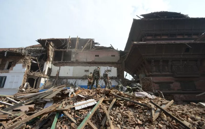 Vojska u Nepalu pretražuje ruševine