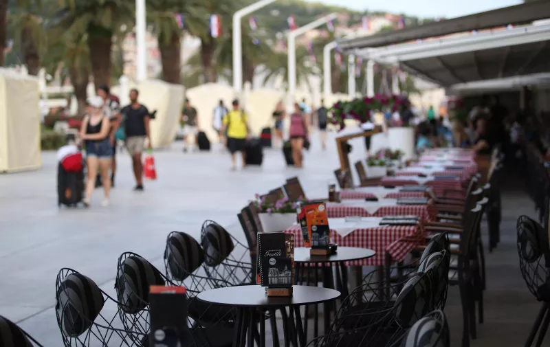 22.06.2019., Split - Prvi ljetni ovosezonski vikend Splicanima je u rano jutro donio pojacan promet prema gradskoj luci ali bez guzvi koje se ocekuju kasnije u toku dana. Photo: Ivo Cagalj/PIXSELL