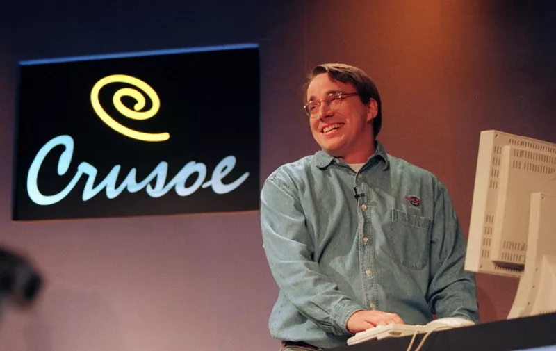 Linus Torvalds, who wrote the free Linux computer operating software, demonstrates "Crusoe" 19 January in Saratoga, California. Crusoe is a smart microprocessor based on sofware that could revolutionize the field of mobile computing.  Torvalds is part of Transmeta's engineering team for the Crusoe smart microprocessor. AFP PHOTO/John G. MABANGLO / AFP PHOTO / JOHN G. MABANGLO