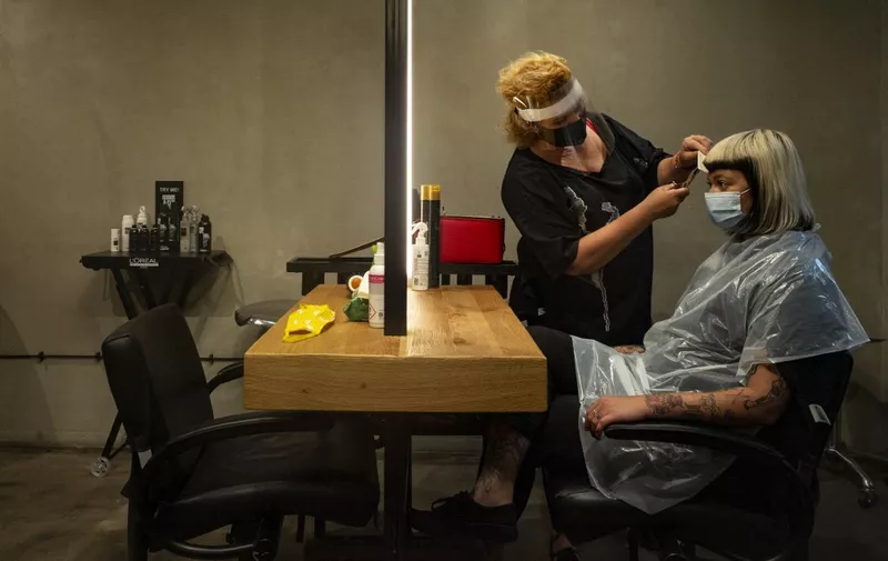 U Češkoj su otvoreni frizerski saloni