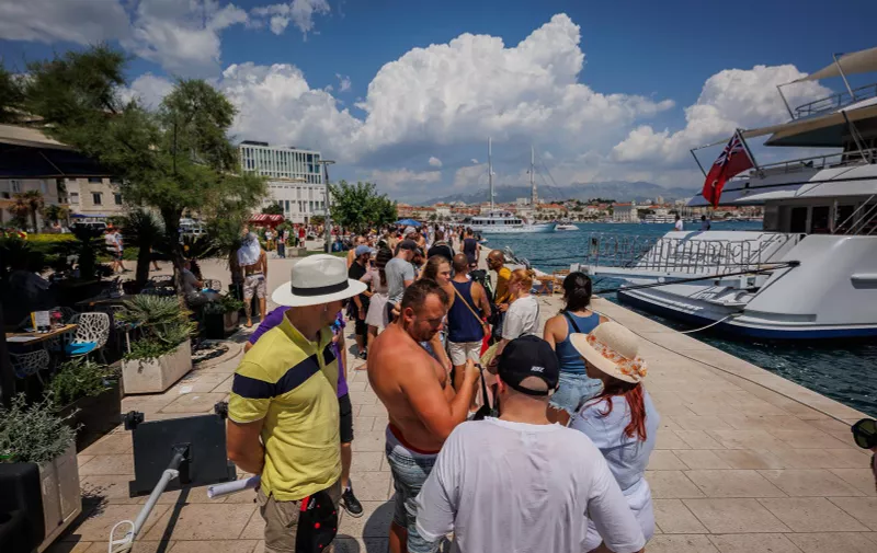 07.07.2023., Split - Zapadna Obala i redovi oko preuzimanja narukvica za ulazak na ULTRA Europe festival Photo: Zvonimir Barisin/PIXSELL