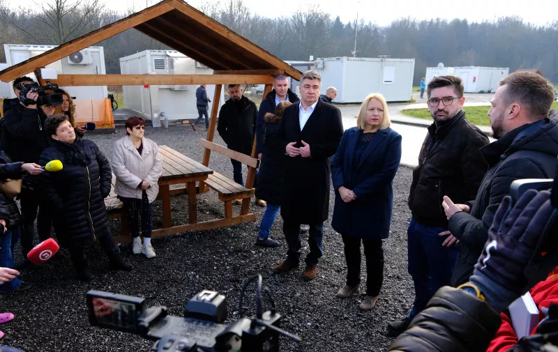 Predsjednik Zoran Milanović posjetio je kontejnersko naselje u Sisku