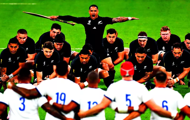 France - Rugby World Cup - France vs New Zealand - 08/09/2023 PARIS, FRANCE - SEPTEMBER 08: Players of New Zealand perform the Haka during the Rugby World Cup France 2023 Pool A match between France and New Zealand on September 08, 2023 at Stade de France in Saint Denis, near Paris, France. Photo by Manuel Blondeau/ AOP.Press Saint Denis Stade de France France Copyright: x ManuelxBlondeau/AOP.Pressx AOP20230908 009