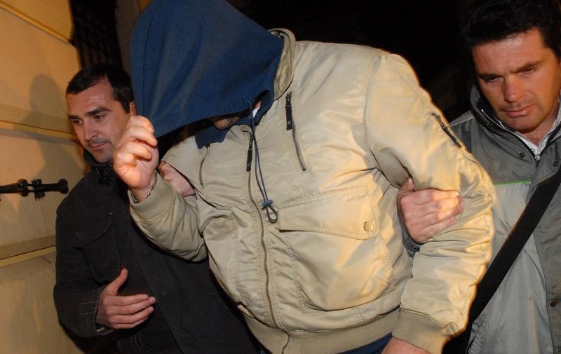 03.11.2009., Zadar - Ante Kurtovic, 28-godisnji Zadranin priveden je istraznom sucu zbog sumnje da je prevario desetke ljudi za nekoliko milijuna eura.
Photo: Dino Stanin/PIXSELL