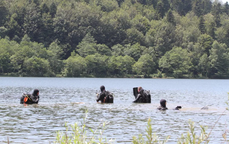 21.07.2013., Fuzine - Potraga za utopljenikom u jezeru Bajer. Ronilacka specijalna policija trazi muskarca koji je nestao u jezeru. 
Photo: Goran Kovacic/PIXSELL